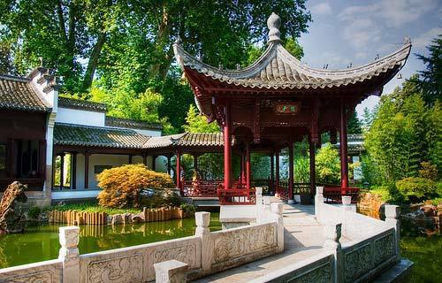 Интересный сад в китайском стиле с фото