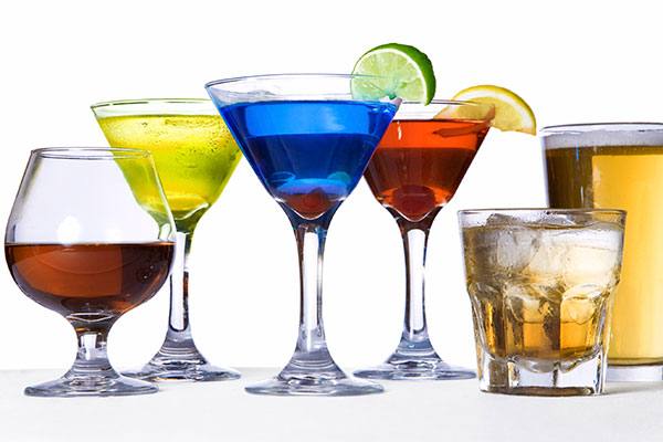 Новогодний стол: 7 лучших алкогольных коктейлей - фото
