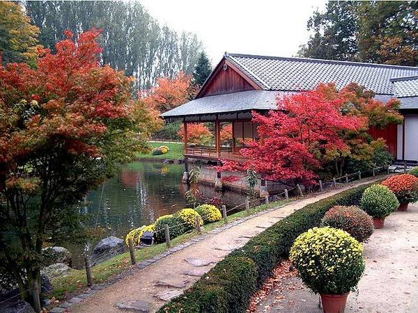 Сад Japanse Tuin в японском стиле в городе Хассельт, Бельгия с фото